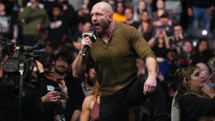 Jon Moxley acepta el desafío de Cope para un partido de título mundial AEW en Revolution 2025