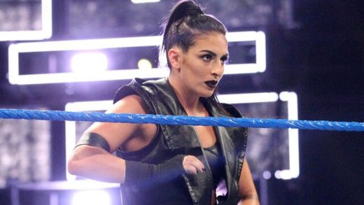 La estrella de la WWE, Sonya Deville, recuerda la compañía 'acosar' para contratarla