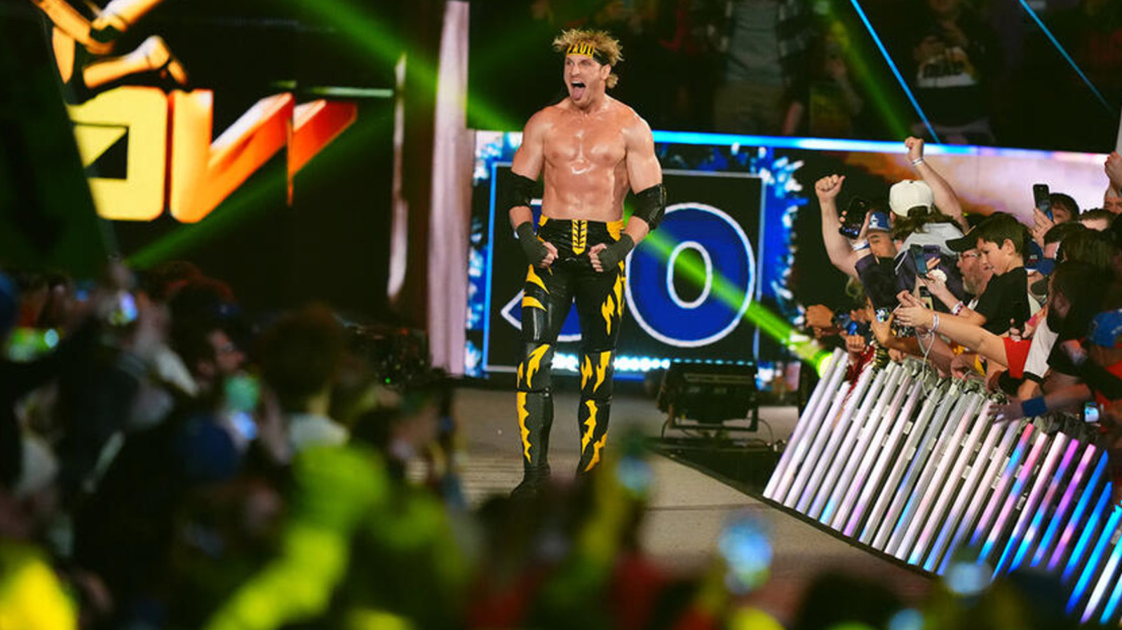 Logan Paul publica metraje de sí mismo practicando WWE Royal Rumble Anuncio de la mesa de anuncios