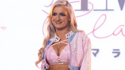 Mariah May destruye a Toni Storm en una colisión AEW, quiere 'Hollywood Fining' en Revolution