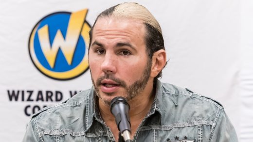 Matt Hardy interviene en el tema de conversación 'absurdo'