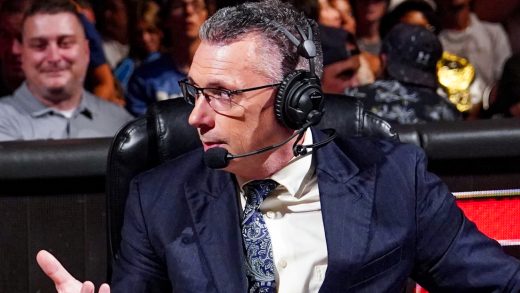 Michael Cole ofrece una actualización importante sobre su estado de contrato con WWE