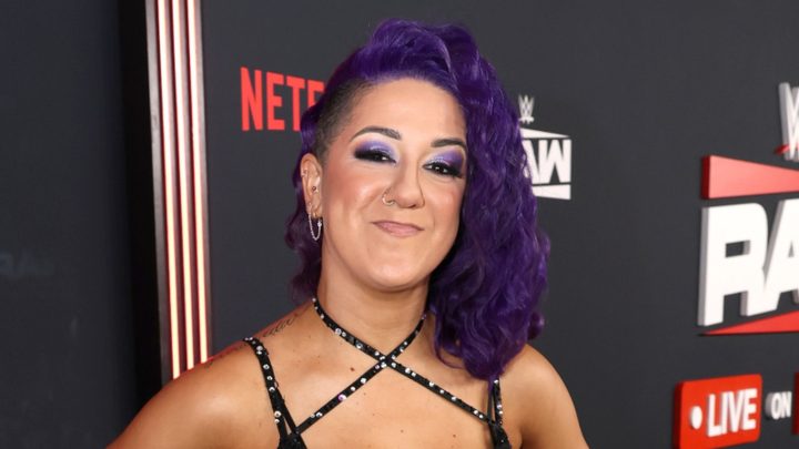 WWE's Bayley felicita a Naomi y Bianca Belair por el reinado del título de la etiqueta