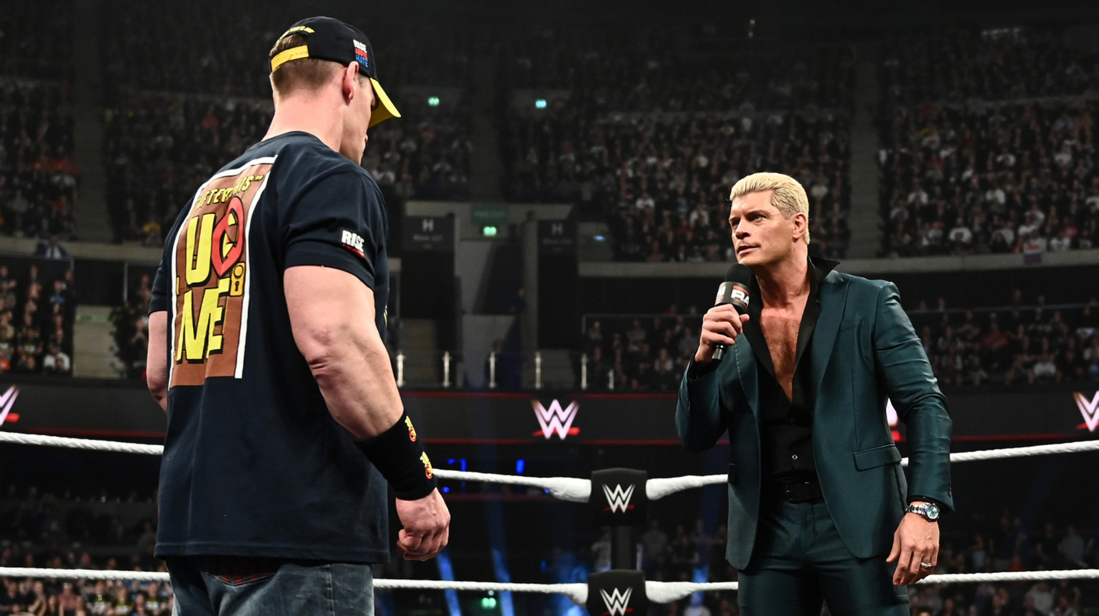 Cody Rhodes deja caer a John Cena después de mencionar finalmente la roca en la batalla promocional de WWE Raw