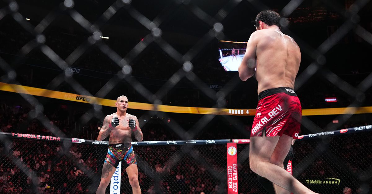 Magomed Ankalaev explota a Alex Pereira por 'correr por 20 minutos' en UFC 313 Título de la pelea Pérdida