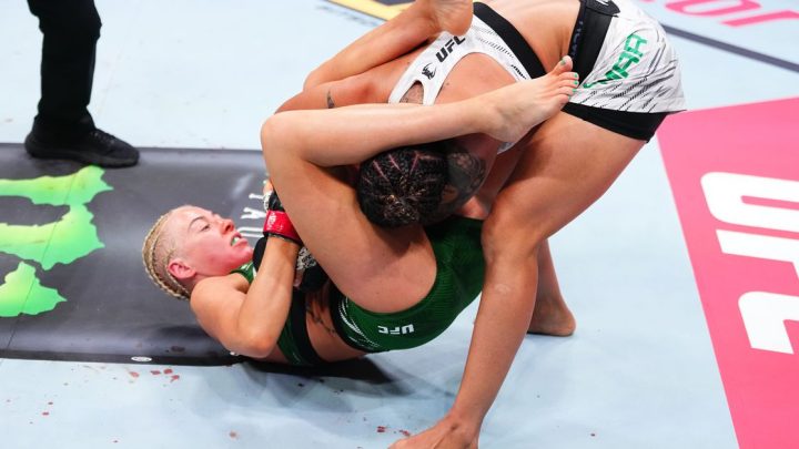 Mira la sumisión de Armbar de regreso de Shauna Bannon anotando después de comer en la cabeza en UFC Londres