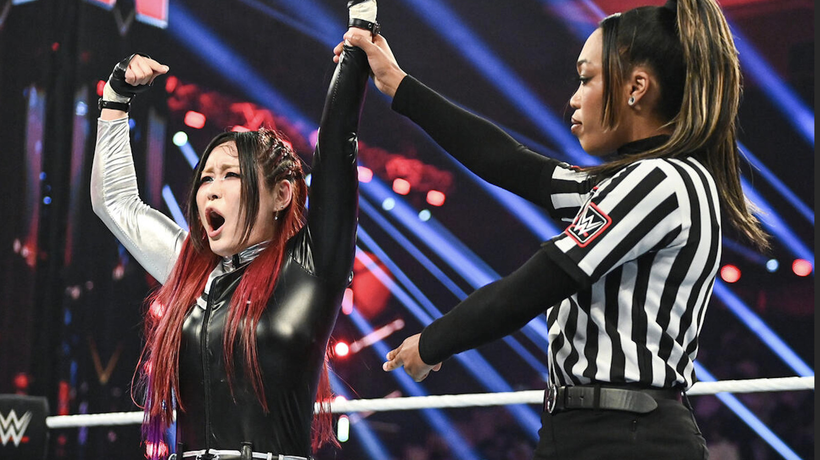 Resultados de WWE RAW 3/31 - Campeonato del Mundo Femenino en la línea, el Día del Juicio se enfrenta a Penta y Bron Breakker