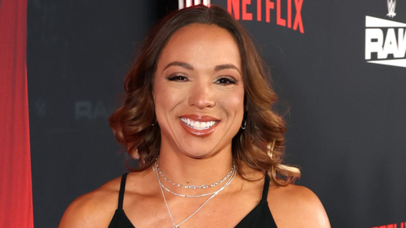 Zoey Stark señala a su compañera estrella de la WWE como ejemplo de lo que está mal con las mujeres en la sociedad