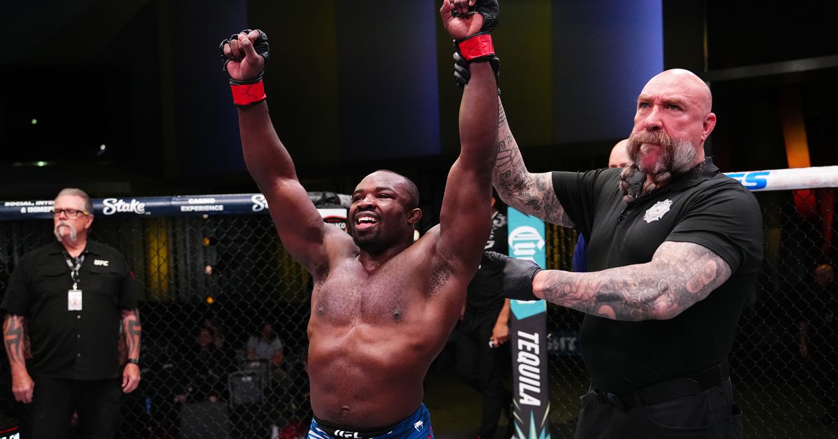 'Fuego ese juez a la vista': los profesionales reaccionan a la extraña cuadro de mando en Torrez Finney Win en UFC Vegas 105