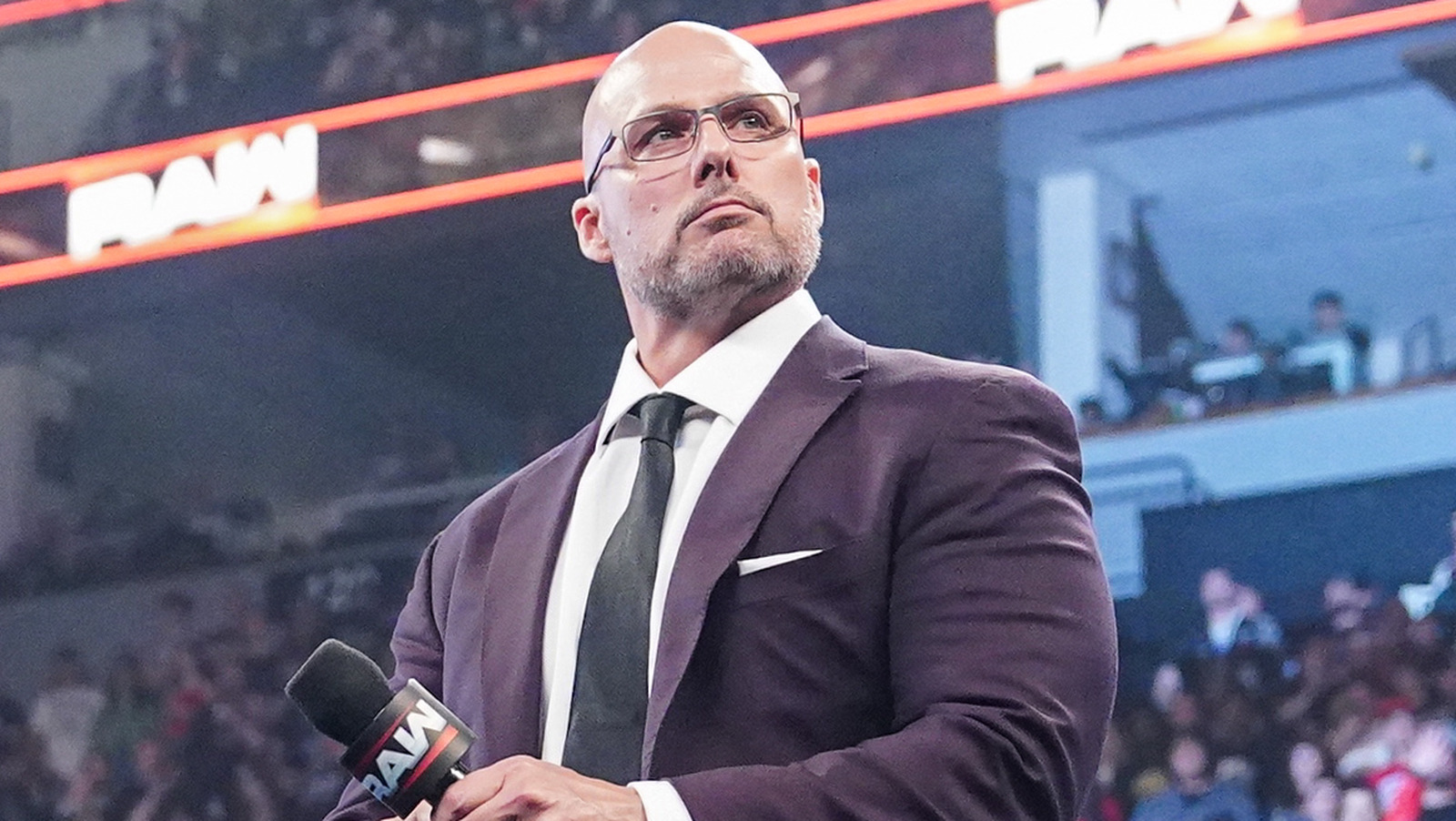Adam Pearce anuncia la suspensión indefinida de WWE Raw Star, según los informes, tomando un tiempo libre