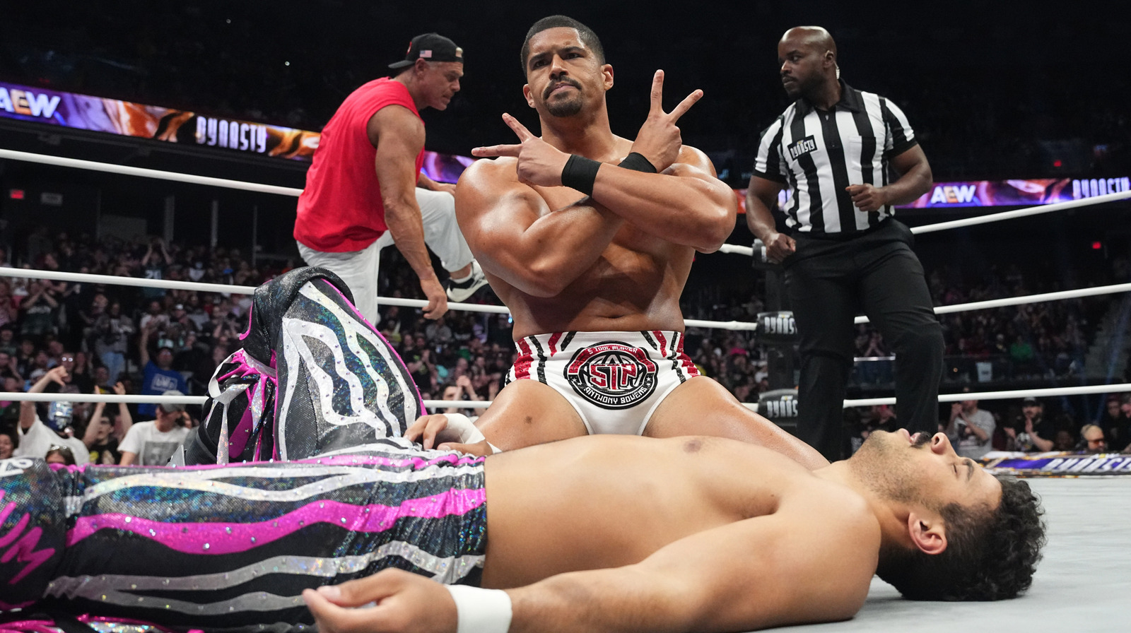 Anthony Bowens Comenta sobre una nueva presentación AEW después de la dinastía de la Hora de la Hora de la Dinastía