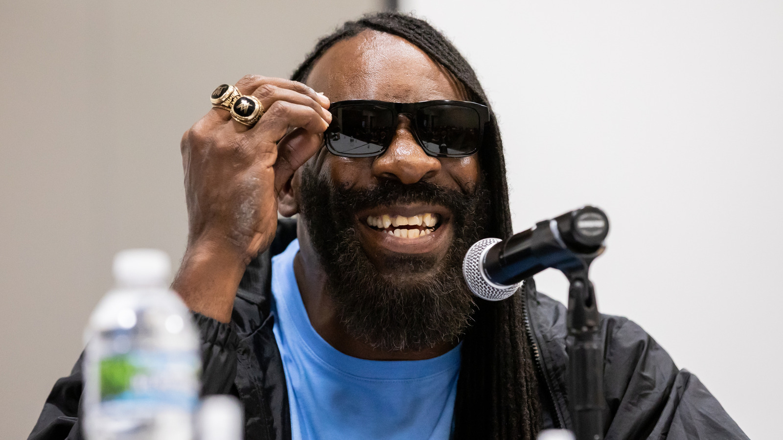 Booker T celebra a su ex alumno ganador de oro en WWE WrestleMania 41