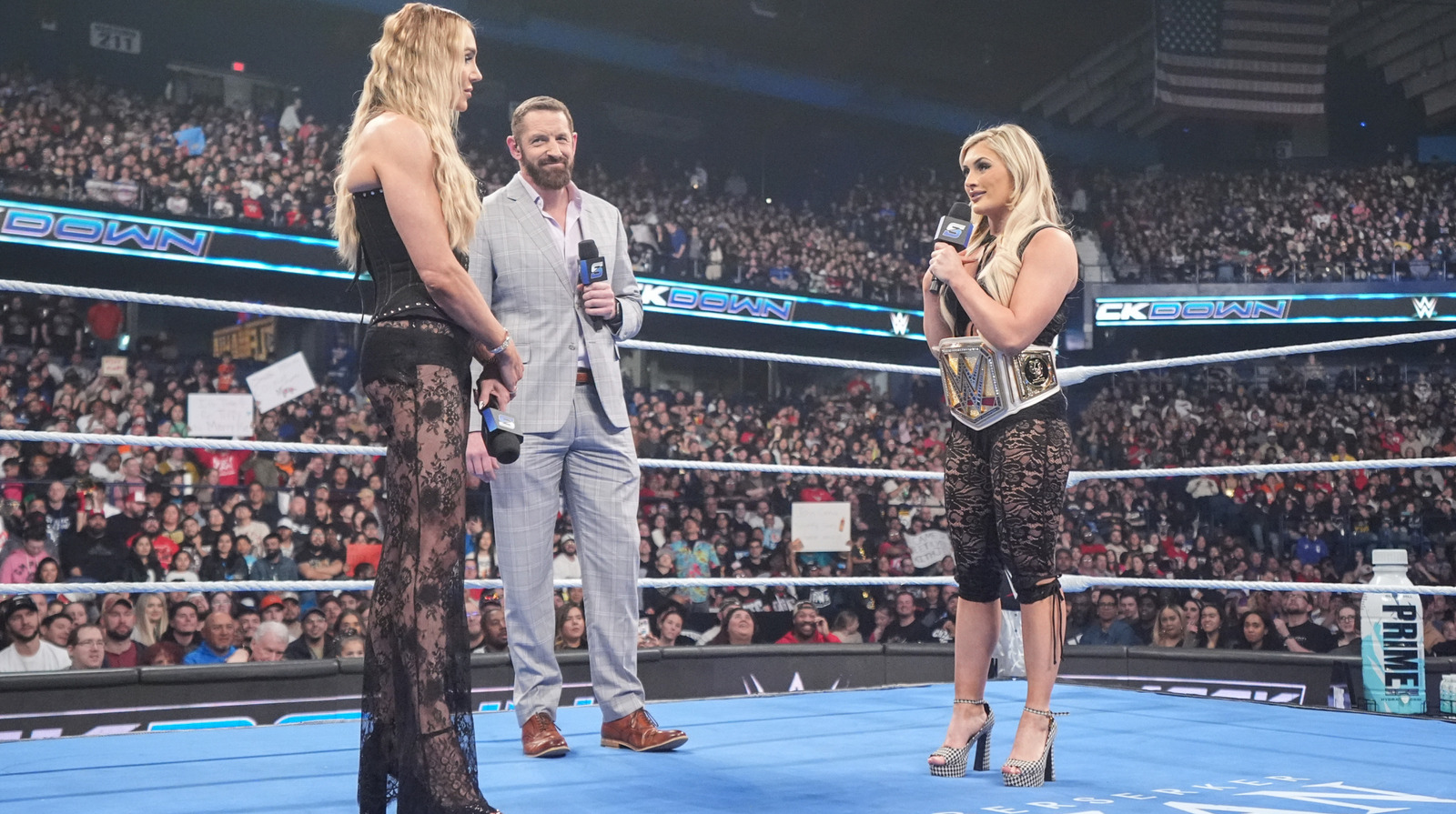 Booker T sobre por qué WWE debería inclinarse en el drama de Charlotte Flair-Tiffany Stratton