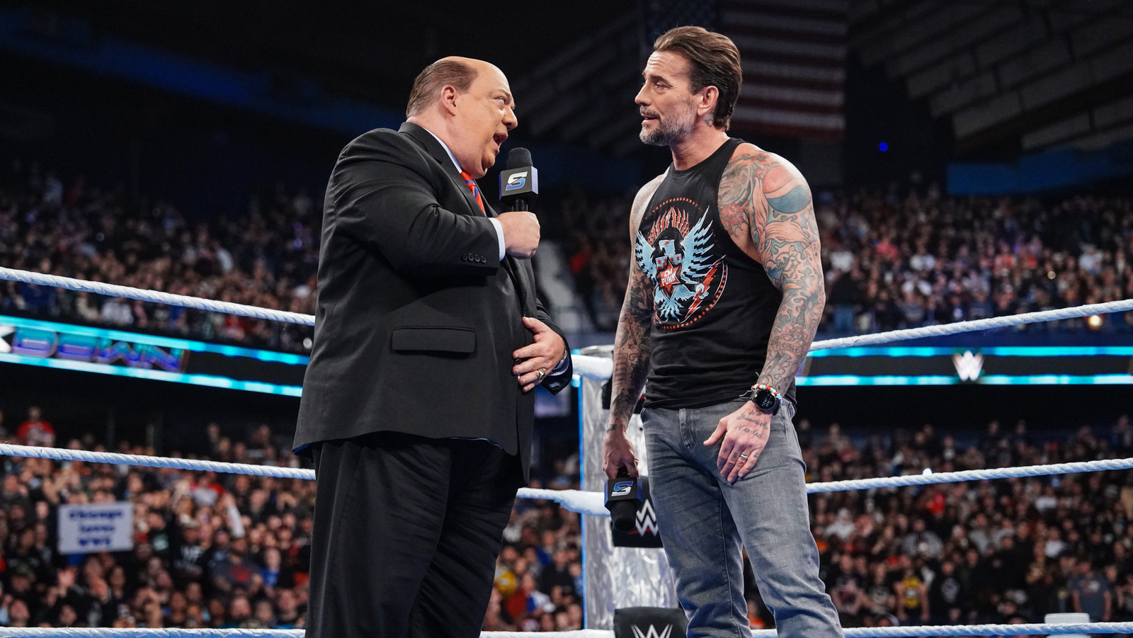 CM Punk cobra en el favor de Paul Heyman, golpea GTS en Roman Reigns para cerrar WWE Smackdown