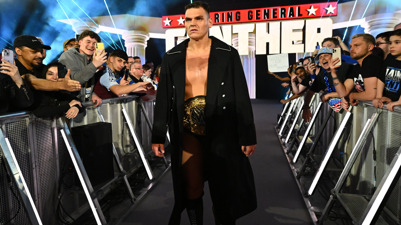 El campeón mundial de peso pesado Gunther anuncia que volvió a firmar con WWE a fines de 2024