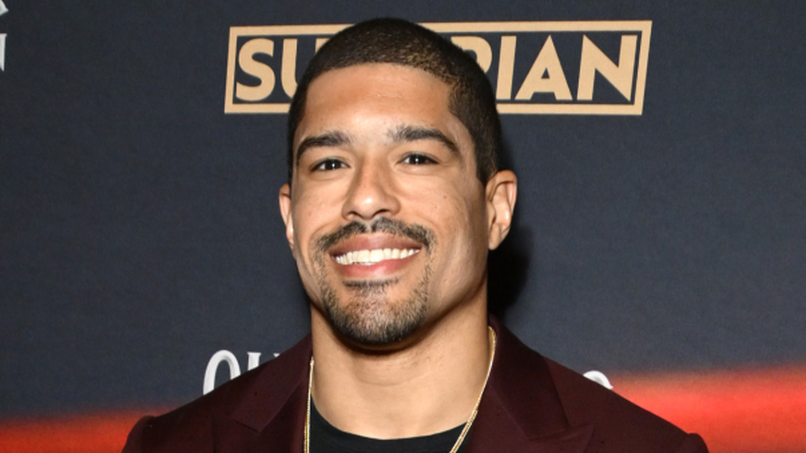 El padre de Anthony Bowens de AEW se vuelve viral en un viejo clip de noticias
