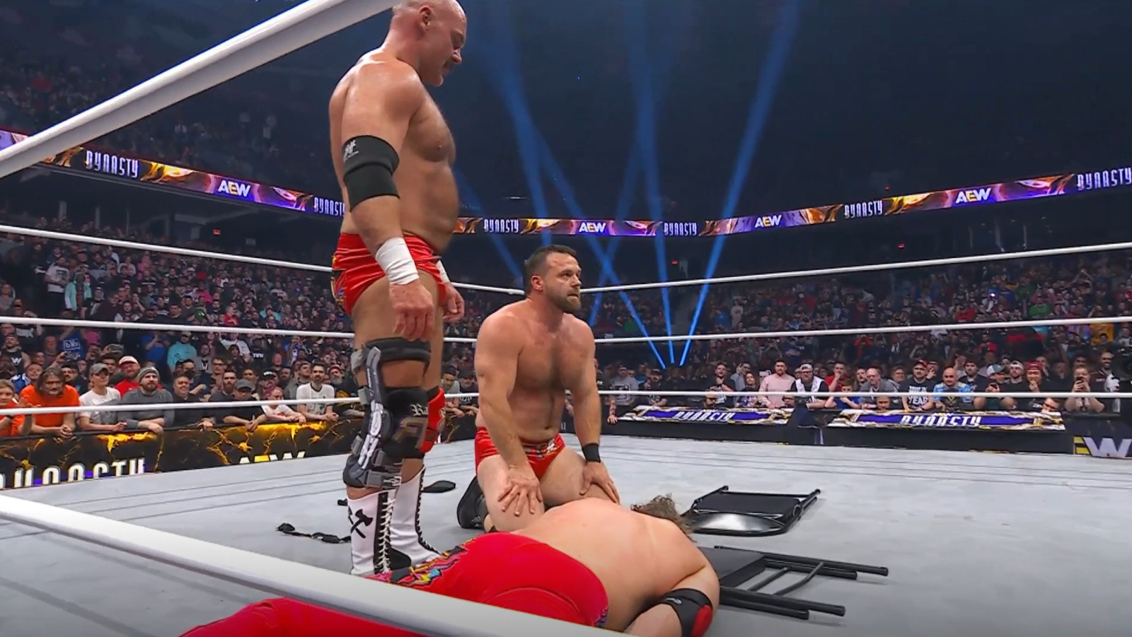 FTR gira el talón, envíe a Cope detrás del escenario en una camilla después de una pérdida de título de AEW Dynasty Trios