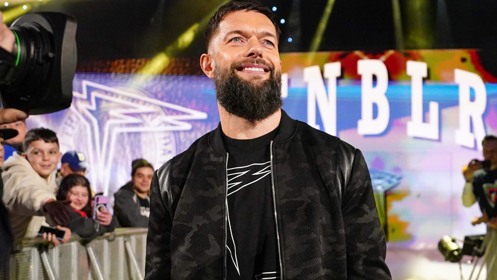Finn Balor direcciones que enfrentan a un amigo en WrestleMania Match
