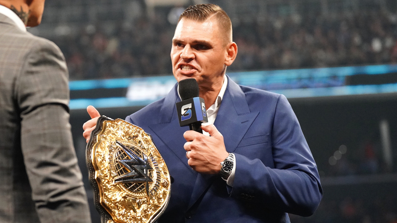 Gunther dice que este miembro del Salón de la Fama de la WWE lo convenció de unirse después de disminuir dos veces