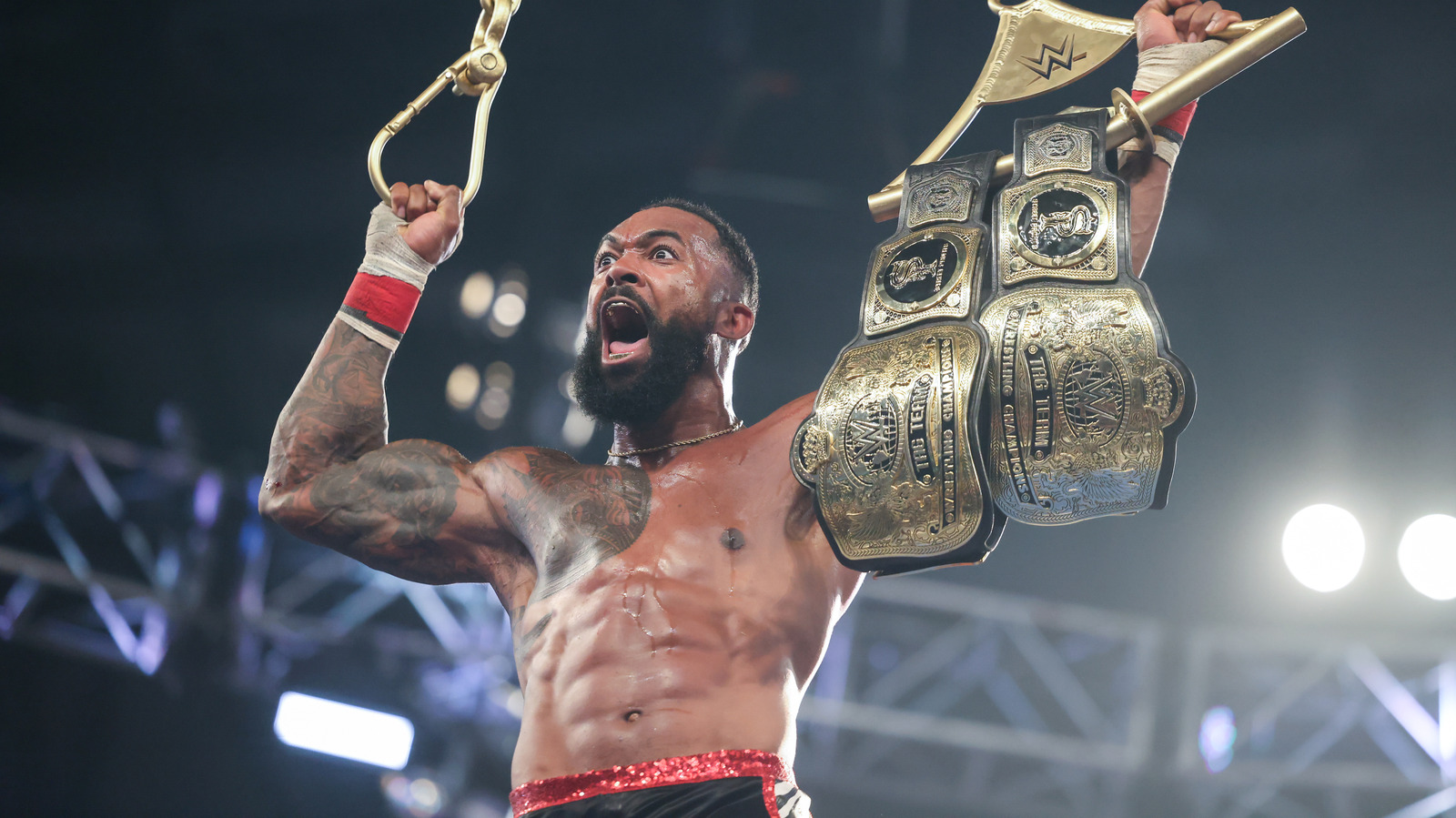 Informe de audiencia y calificaciones de WWE Smackdown, 25/04/2025