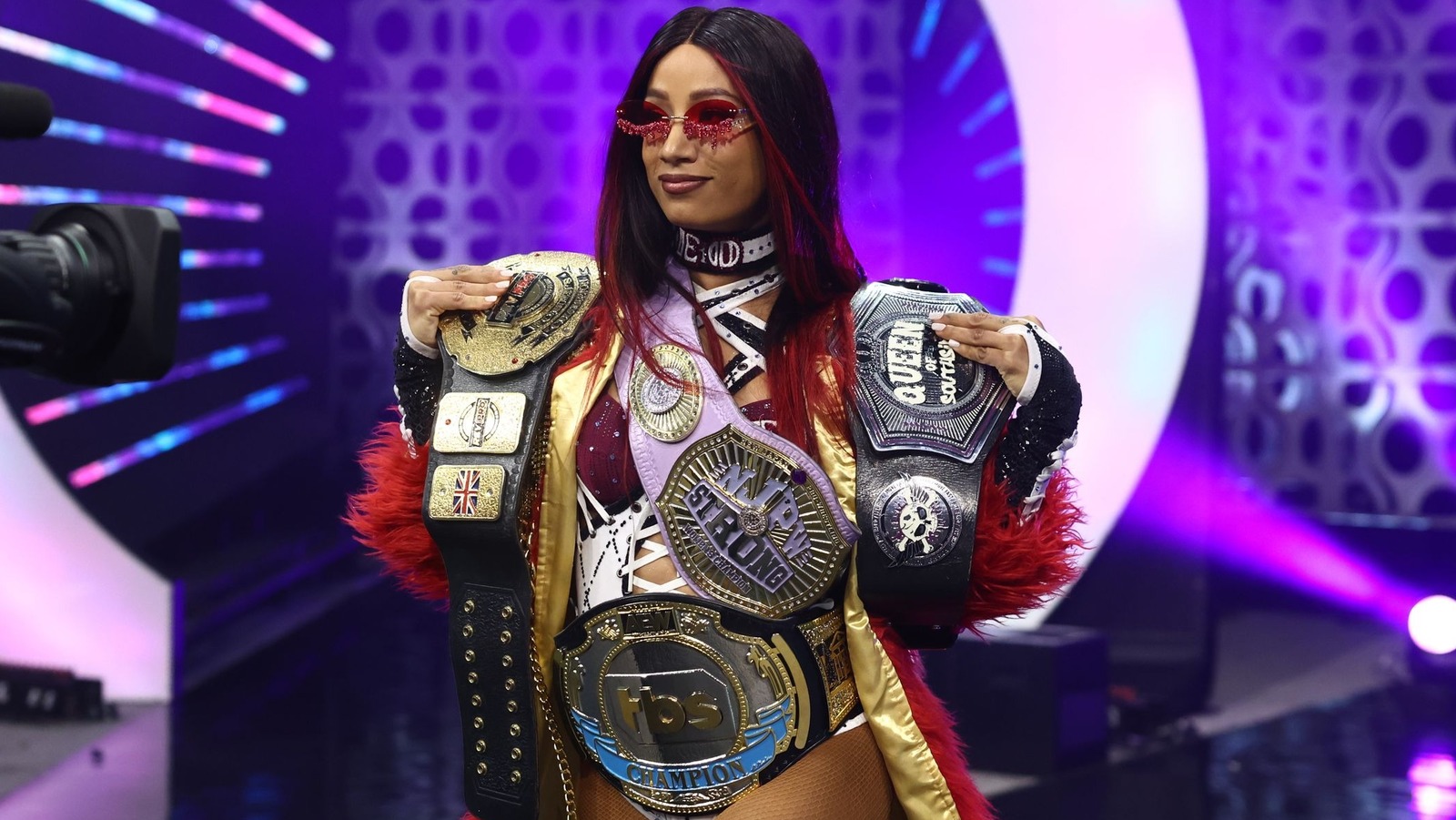 Konnan cree que un novato AEW estaría bien para Mercedes Mone