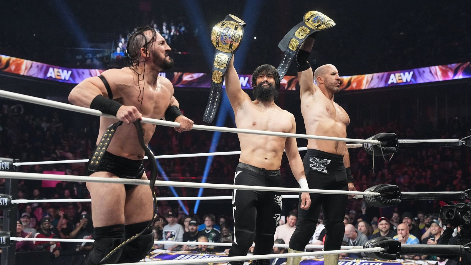 Konnan dice que ama a esta estrella una persona como persona, pero no está interesado en lo que está haciendo