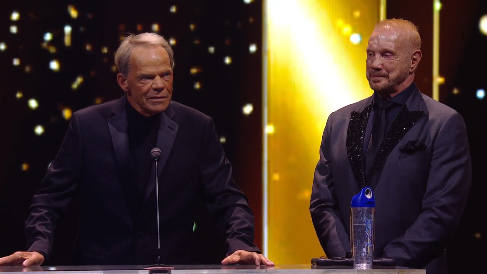 La página de Diamond Dallas induce a Lex Luger al Salón de la Fama de la WWE