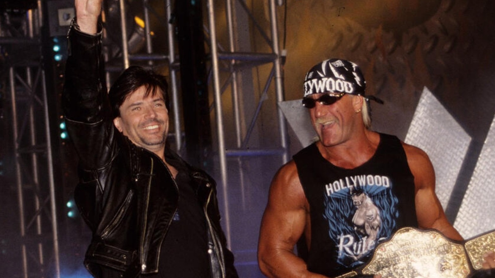 Partido de la Fama de la WWE Eric Bischoff y Hulk Hogan Tease New Collaboration: "¡Estamos de vuelta!"