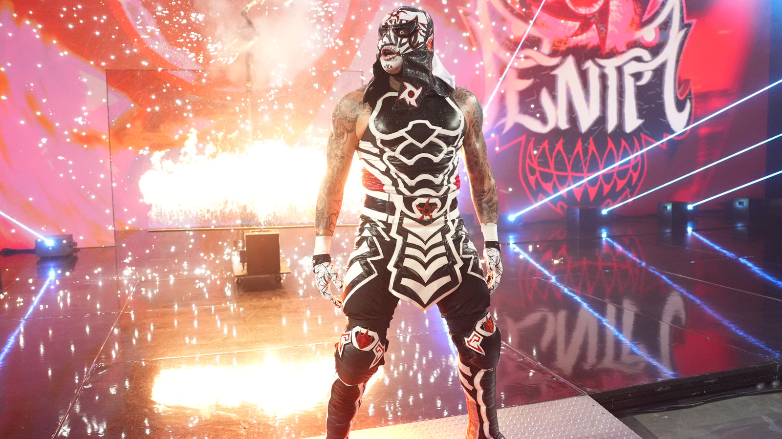 Penta comenta si estaría abierto a la revancha independiente con Chelsea Green en WWE