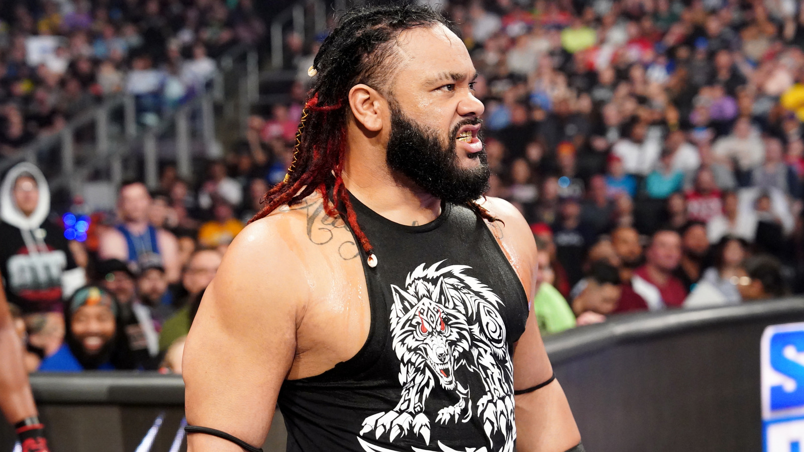 Resultados de WWE Smackdown 4/4 - Dos partidos de contendientes número uno, CM Punk, Seth Rollins y Roman Reigns aparecen