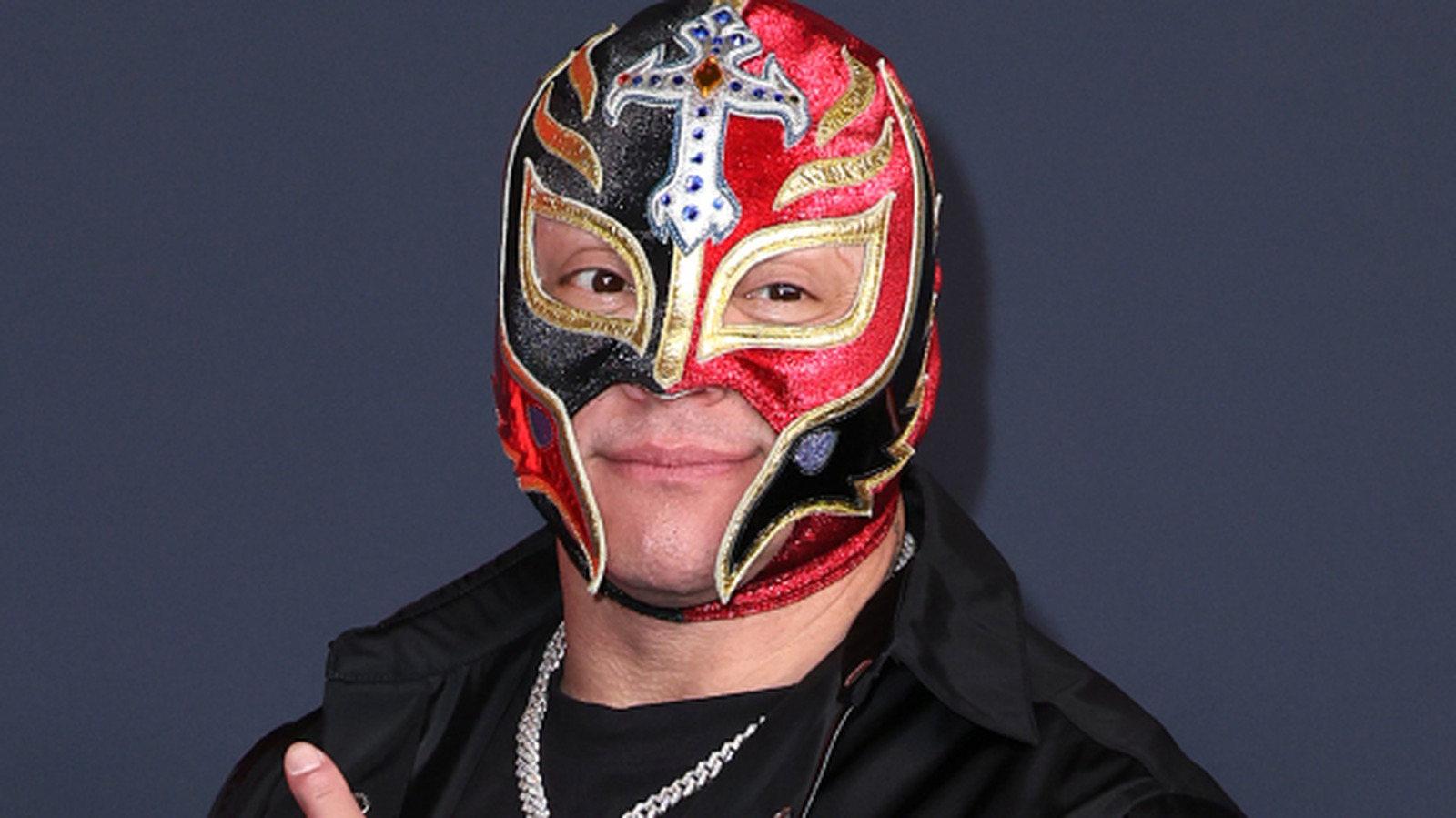 Rey Mysterio parece sufrir lesiones en el partido en WWE Smackdown antes de WrestleMania