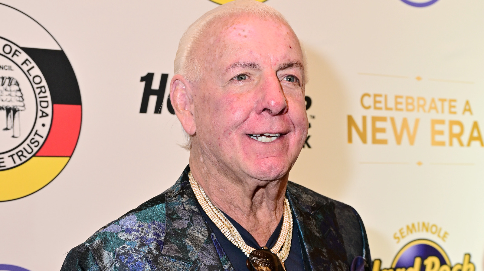 Ric Flair aborda los insultos del drama WWE Smackdown de Charlotte & Tiffany Stratton