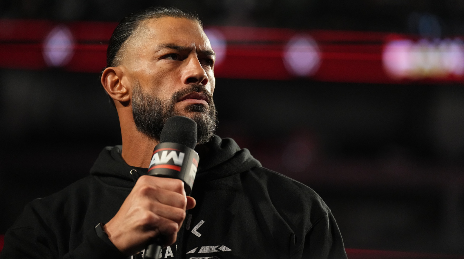 Roman Reigns de WWE divide a los fanáticos sobre las inclinaciones políticas en una nueva entrevista