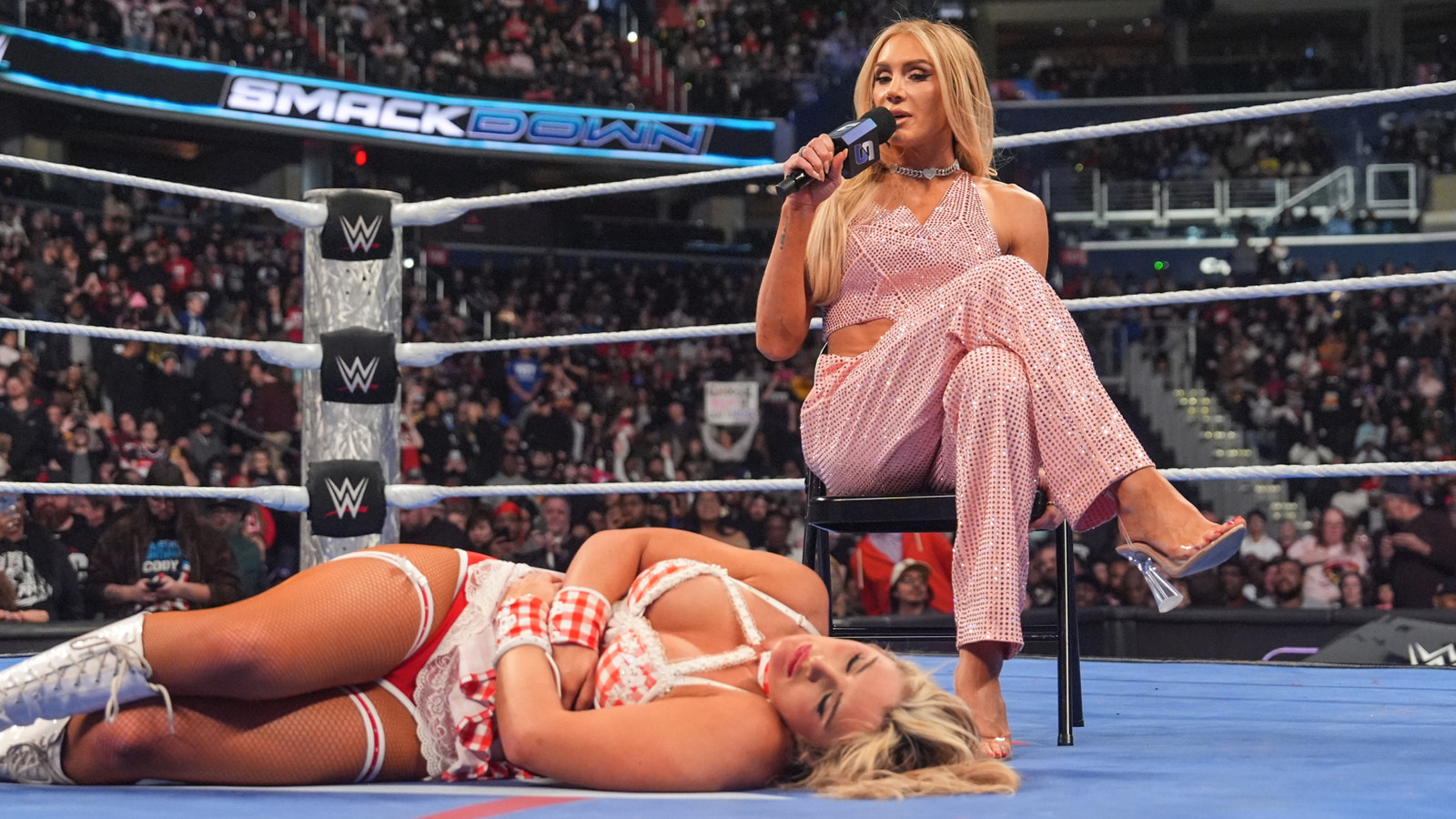 Según los informes, Charlotte Flair y Tiffany Stratton se quedan fuera del segmento de WWE Smackdown