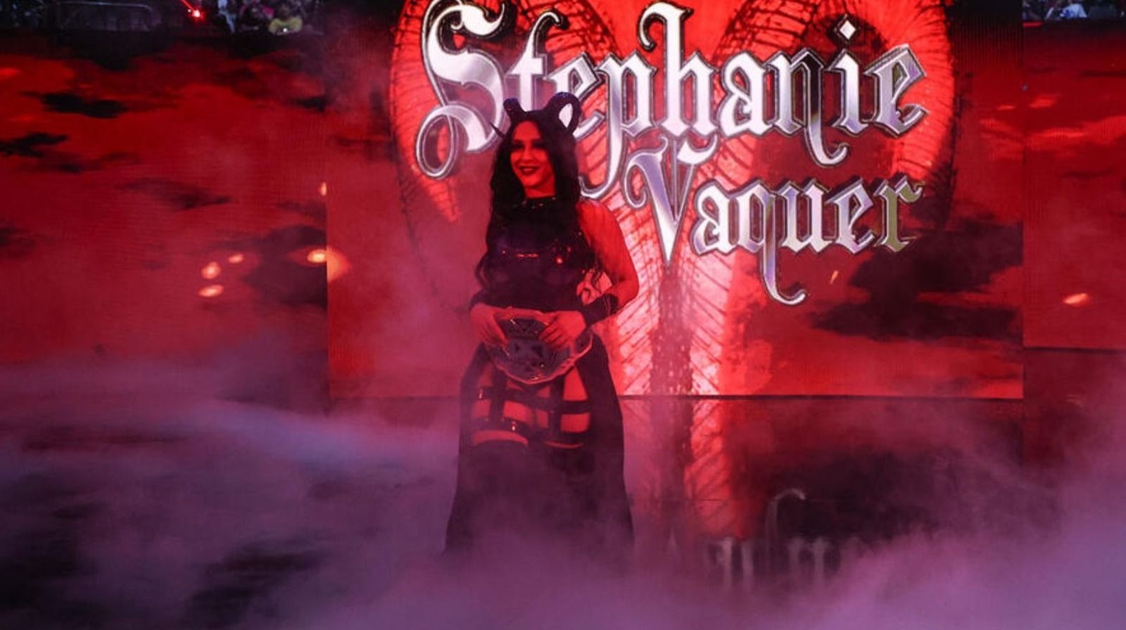Stephanie Vaquer WWE Principal debut Match vs. Iyo Sky termina por interferencia en Raw