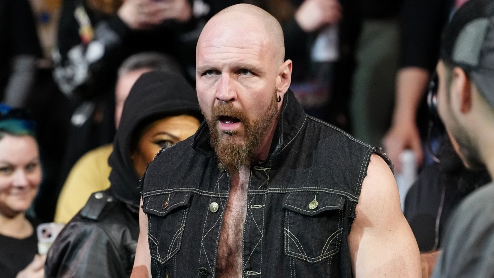 Tony Khan defiende mantener un título mundial AEW en Jon Moxley en Dynasty a pesar de los disturbios de los fanáticos