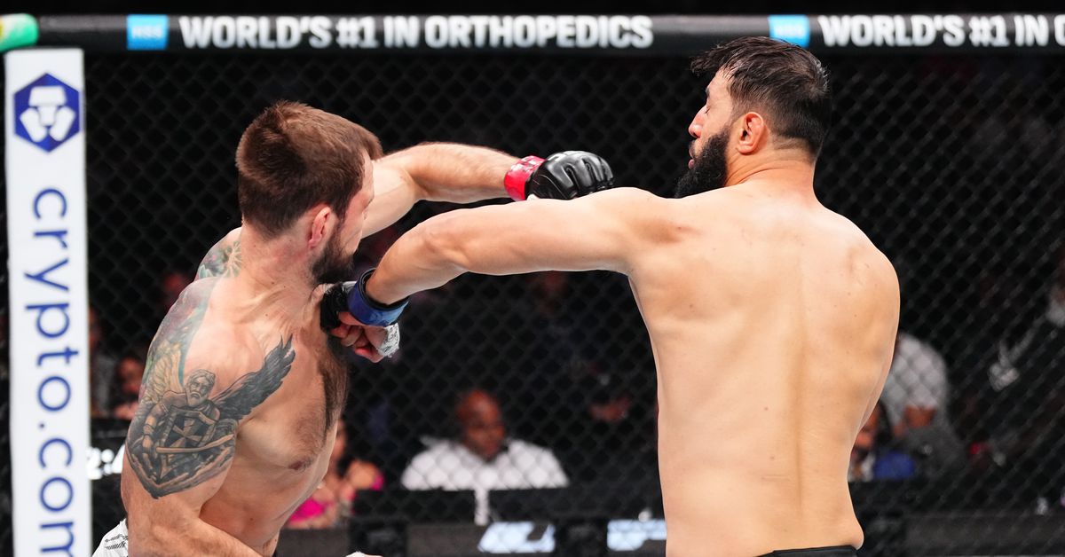 UFC 314 VIDEO: Dominick Reyes duerme Nikita Krylov con brutal Knockout en primera ronda