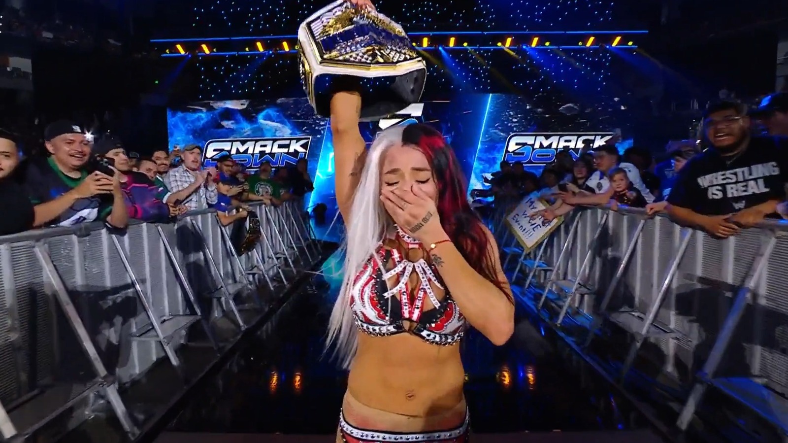 Zelina Vega gana el título de los Estados Unidos en WWE Smackdown después de que Odds lo hiciera incluso