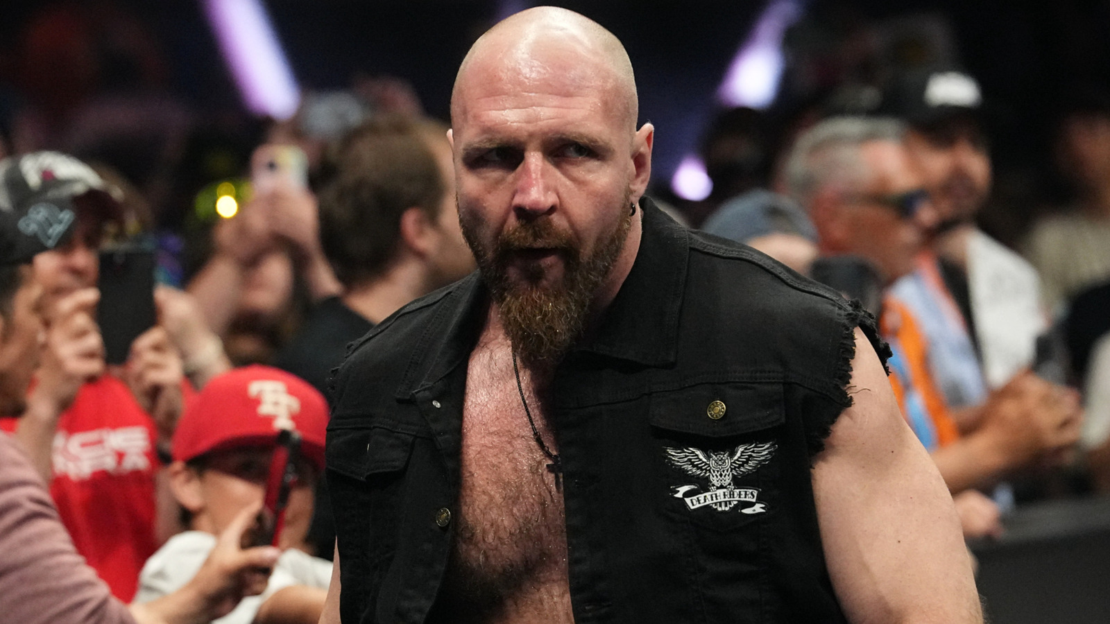 AEW libera anarquía en el gráfico de la arena para el doble o nada (sin gabe kidd)