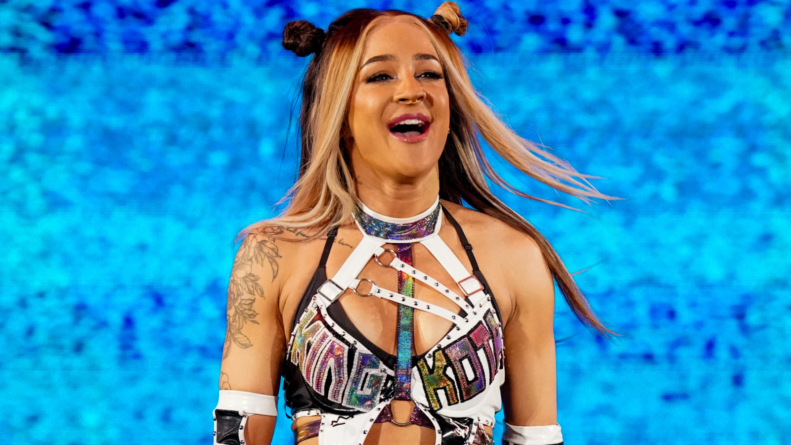 Bayley publica un mensaje sincero para Dakota Kai después del lanzamiento de la WWE, Kai responde