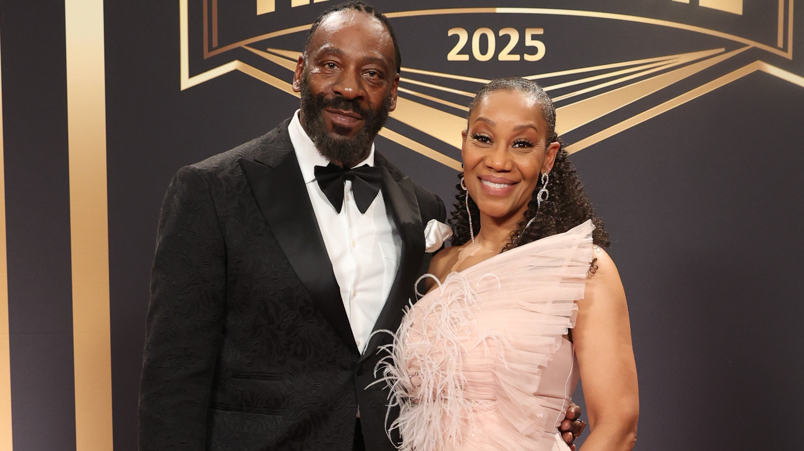 Booker T sobre cómo se siente su esposa, Sharmell, sobre algunos de sus comentarios de WWE NXT