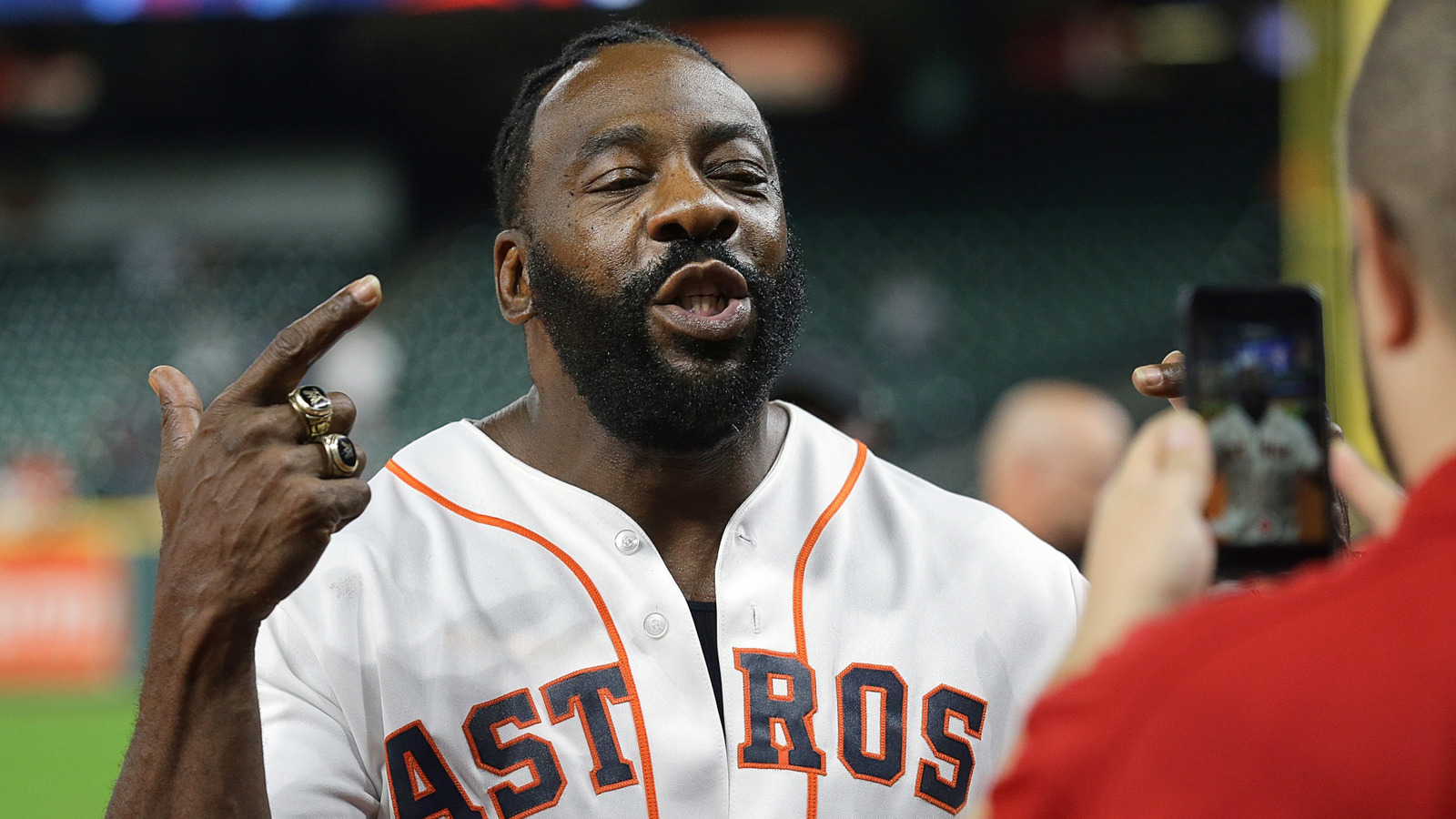 Booker t 'odia' que esta ex estrella de la WWE fue cortada