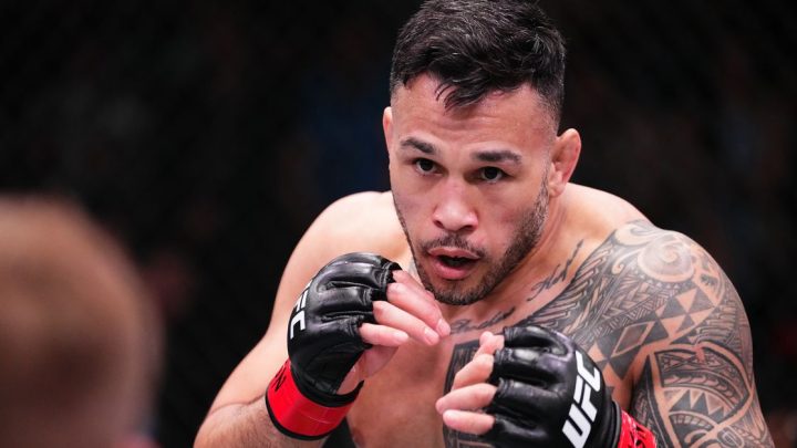 Brad Tavares retirado de la lista de UFC después de 15 años con promoción
