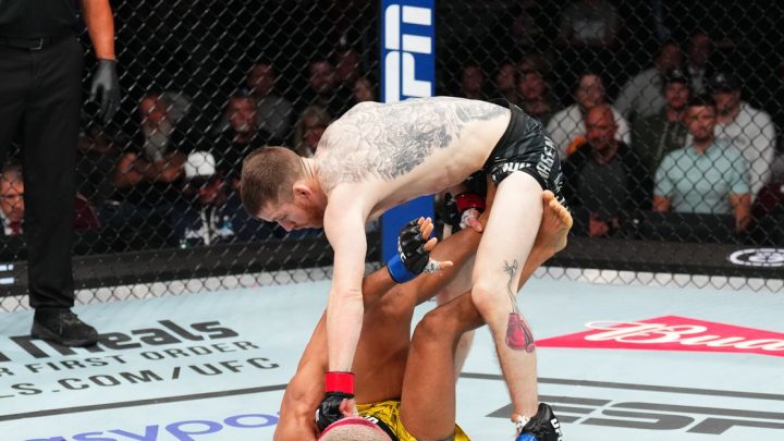 Cory Sandhagen describe cómo apareció la rodilla de Deiveson Figueiredo en UFC des Moines Win