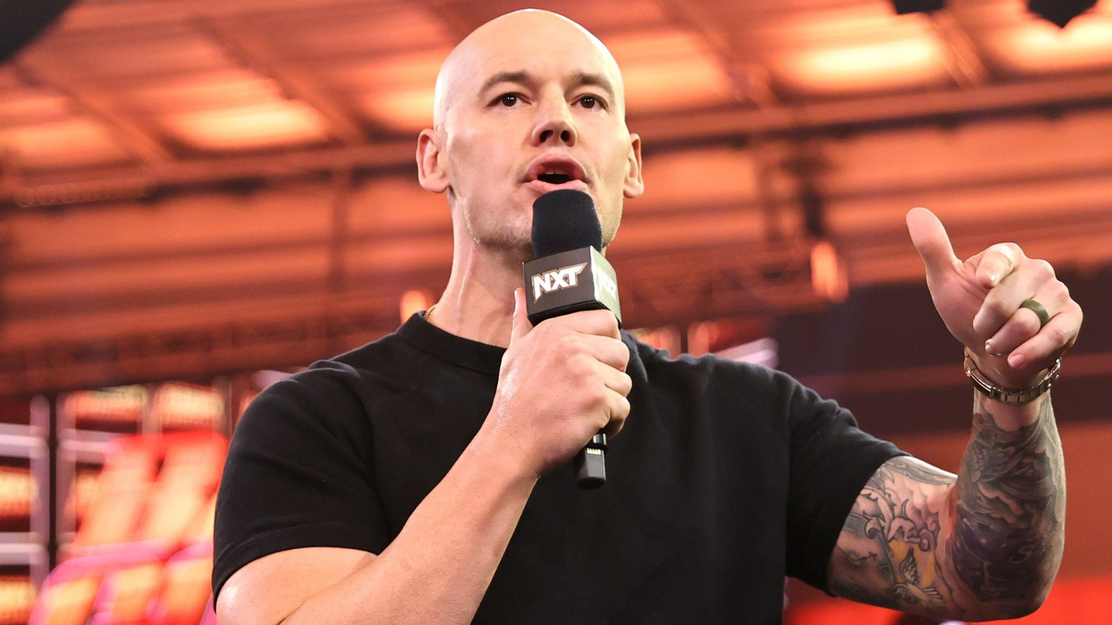 El obispo Dyer vio algo diferente de esta estrella AEW en la dinamita más reciente