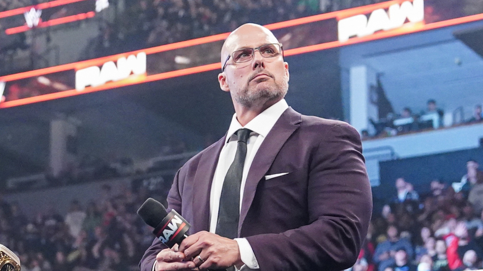 Enorme partido de equipo de etiqueta para el evento principal del sábado por la noche de la WWE después de la confrontación cruda