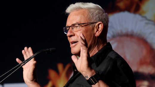 Eric Bischoff explica el cambio de lugar de WrestleMania de WWE