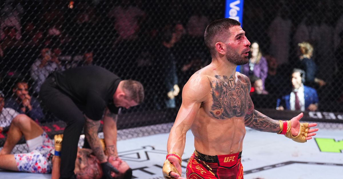 Ilia Topuria abre como una gran favorita sobre Charles Oliveira en una pelea de título vacante en UFC 317