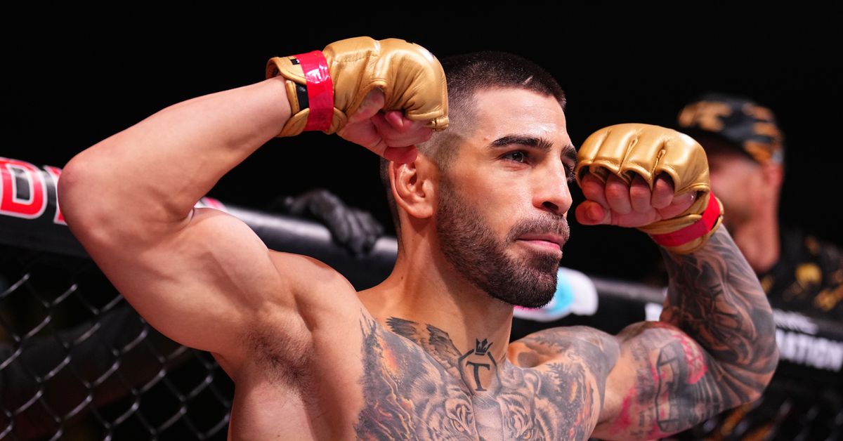 Ilia Topuria se separa de los entrenadores de toda la vida antes de la pelea de título de peso ligero de UFC 317