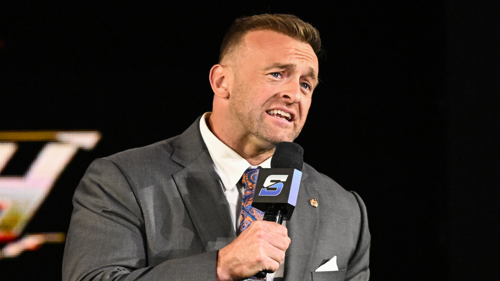 Informe detrás del escenario sobre cuánto tiempo se espera que WWE Smackdown continúe a las tres horas